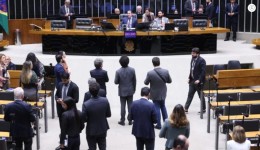 “Taxa das blusinhas”: Câmara aprova medida que permite zerar imposto sobre compras de até US$ 50
