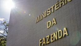 Governo prevê falta de até R$ 30 bilhões para manter políticas públicas nos próximos anos