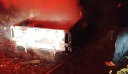 Saveiro furtada é encontrada destruída pelo fogo