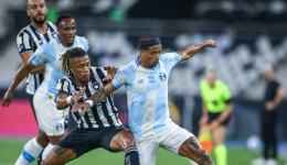 Grêmio perde para o Botafogo em jogo marcado por polêmica de arbitragem
