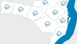 Frente fria provoca temporais e risco de chuva intensa nesta segunda-feira