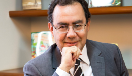 Terceiro colocado, Augusto Cury diz que ficará em silêncio no segundo turno