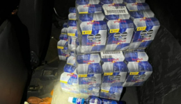 Polícia apreende 120 latas de energético e bebidas estrangeiras