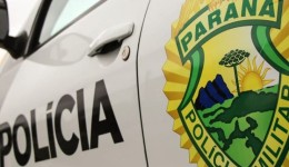 Mulher é presa após ameaçar pessoas com faca e danificar ponto de ônibus