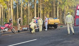 Colisão entre três veículos deixa idoso gravemente ferido na PR-180, em Rio Tuna