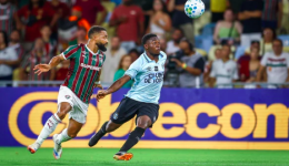 Com gols no segundo tempo, Grêmio perde para o Fluminense na estreia do Brasileirão