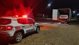 Homem é preso com caminhonete furtada escondida em baú de caminhão em São Lourenço do Oeste