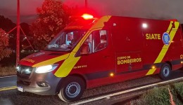 Jovem fica ferido em colisão entre carro e moto na PR-180