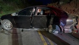 Motorista fica ferido após sair da pista e veículo rodopiar na PR-180