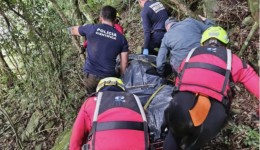 Corpo de mulher desaparecida após acidente é localizado no rio Chapecozinho com apoio de helicóptero da Polícia Civil
