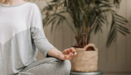 Horóscopo de domingo (02/11/2025): dia de introspecção e reorganização emocional