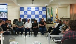 Vereadores debatem projetos com o prefeito e secretários
