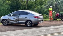Casal fica ferido em colisão entre moto e carro na PR-180 