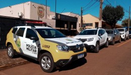 Homem é contido pela Polícia Militar após ameaçar pedestres com enxada