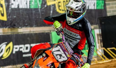 Palmense João Vitor é campeão da VX2 e da 300 Pró no Arena Velocross em Campina Grande do Sul