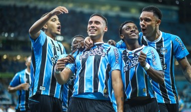 Com imposição, Grêmio bate Atlético-MG na Arena
