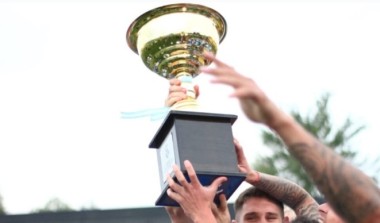 Time faz churrasco em estádio para celebrar feito histórico