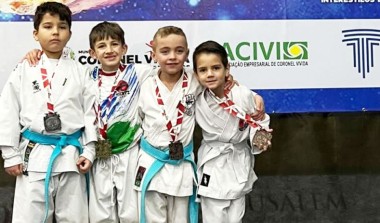 Campo Erê conquista sete pódios no Campeonato Paranaense de Karatê em Coronel Vivida