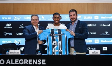 De volta ao Grêmio, Tetê é apresentado oficialmente na Arena