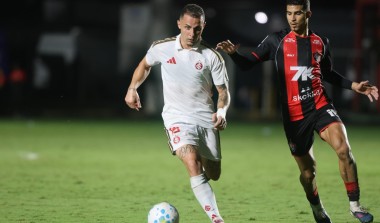 Inter é derrotado pelo Vitória e tem sequência positiva encerrada