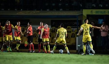 Mirassol goleia Grêmio e vence pela primeira vez na história do Brasileirão