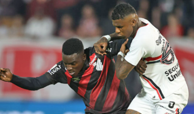 Athletico vence o São Paulo de virada e termina o primeiro turno em terceiro lugar