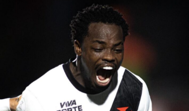 Vasco vence o Vitória com golaços e avança à semifinal