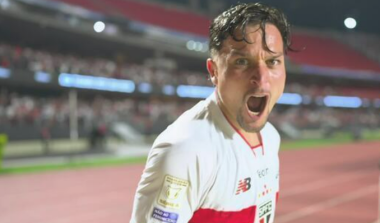 São Paulo vence o Vasco e sobe na tabela do Brasileirão