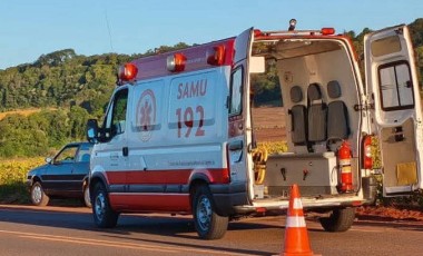 Acidente entre carro e moto na PR 493