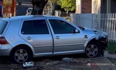 Colisão entre Corsa e Golf deixa duas pessoas feridas