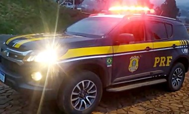 PRF apreende carro com 302 kg de maconha em Cascavel