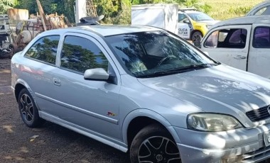 Veículo com alerta de furto é encontrado abandonado em área rural