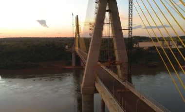 Inaugurada há nove meses, ponte que liga Brasil ao Paraguai libera passagem de carros para moradores de apenas quatro cidades