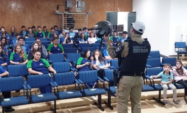 Projeto Jovem no Trânsito orienta 107 alunos em Marmeleiro