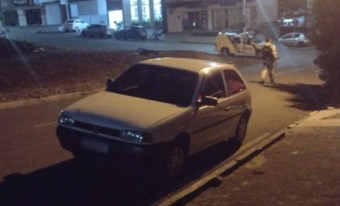 Colisão entre carro e moto deixa duas pessoas feridas