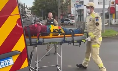 Pintor sofre queda de altura no centro de Coronel Vivida e é socorrido pelo Corpo de Bombeiros