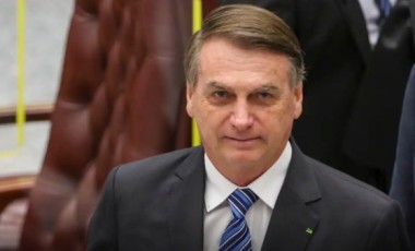 Alexandre de Moraes decide manter Bolsonaro em prisão domiciliar