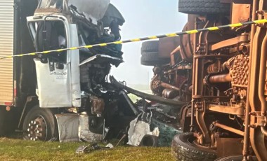 Motorista de Francisco Beltrão morre em colisão entre dois caminhões na BR-369