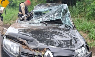 Carro capota e deixa motorista ferido na PR-182