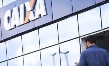 Bancários da Caixa entram em greve por tempo indeterminado no Paraná