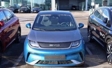 Carros elétricos ganham espaço e lideram lista dos mais desejados pelos brasileiros para 2026