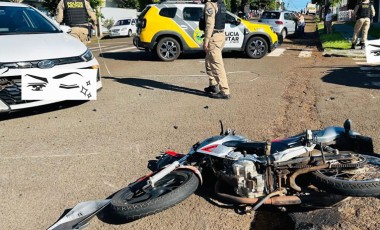 Jovem sem CNH fica ferido após fuga da polícia e colisão