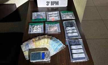 Polícia Militar apreende drogas e prende envolvidos por tráfico