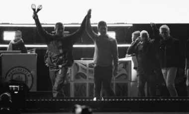Banda Oasis volta aos palcos após 16 anos com show lotado