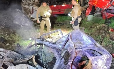 Pai e dois filhos morrem após carro pegar fogo em acidente