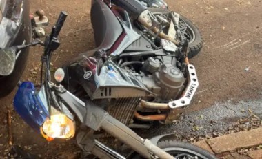 Colisão entre carro e moto deixa uma pessoa ferida