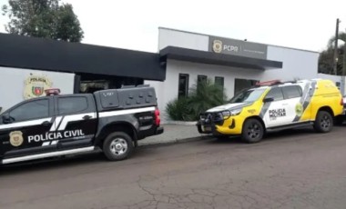 Adolescente esfaqueada pelo padrasto morre no hospital