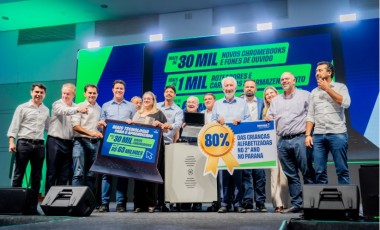 Estado anuncia R$ 63,5 milhões em kits tecnológicos para escolas municipais