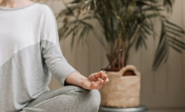 Horóscopo de domingo (02/11/2025): dia de introspecção e reorganização emocional