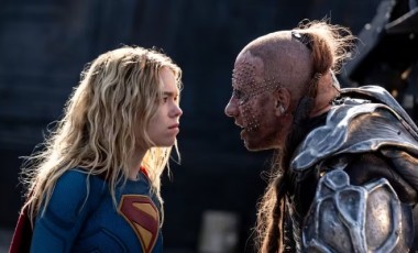 Supergirl estreia nos cinemas com trama mais emocional
